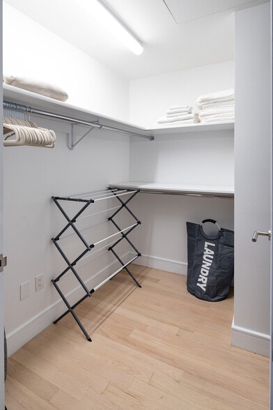 Building Photo - 119 W 24th St