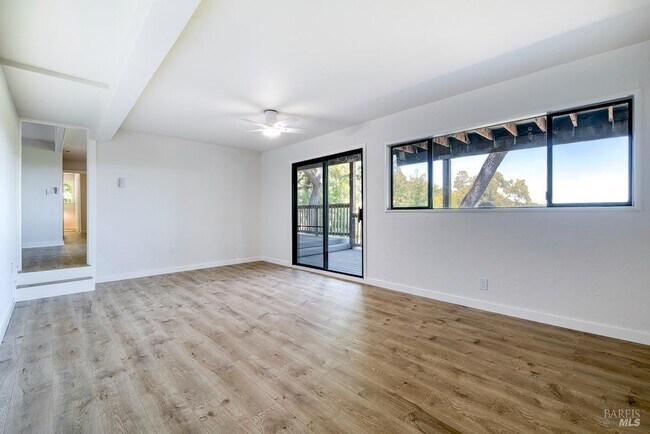 Building Photo - 76 Oak Springs Dr