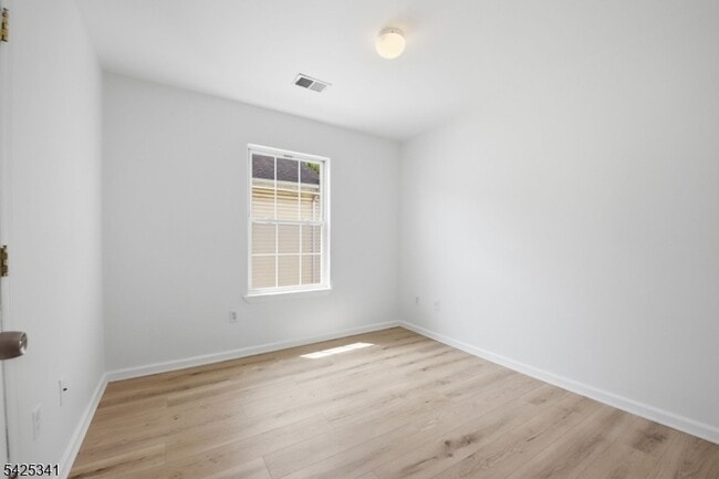 Building Photo - 20 Wakeman Ave