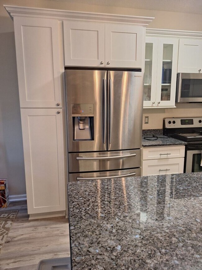 Building Photo - One level living in NorthWest Knoxville