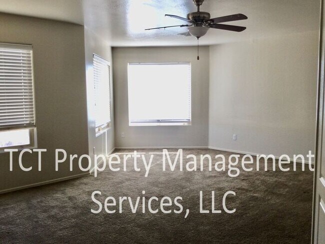 Building Photo - Beautiful 4 Bedroom Home in Johnson Ranch!