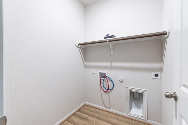 Building Photo - 316 LT Rusty Dr