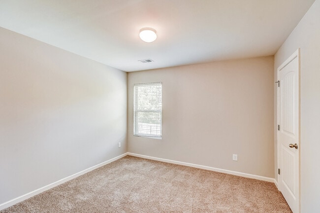 Building Photo - 217 Addison Dr