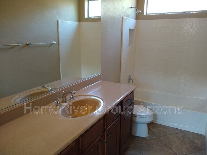 Building Photo - 17953 W Willow Dr