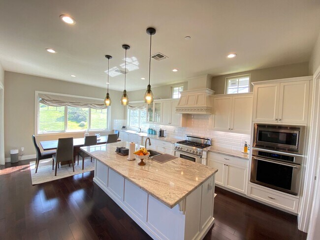 Building Photo - Wilder, Orinda!!!  4 Bed, 4.5 Bath, apx 3,380 Sq Ft.