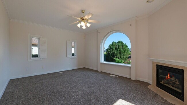 Building Photo - 143 Pine Lake Dr