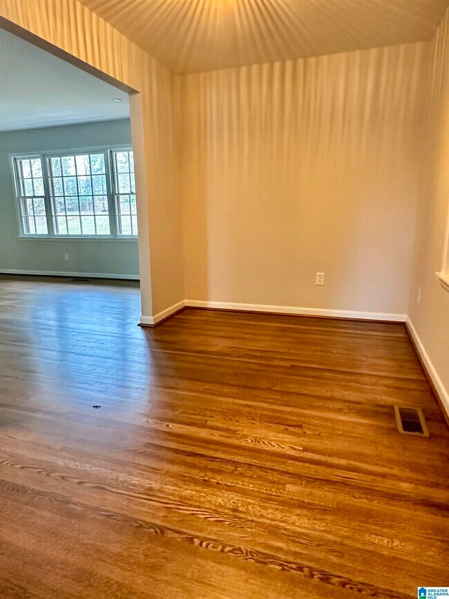 Building Photo - 231 Hillwood Ln