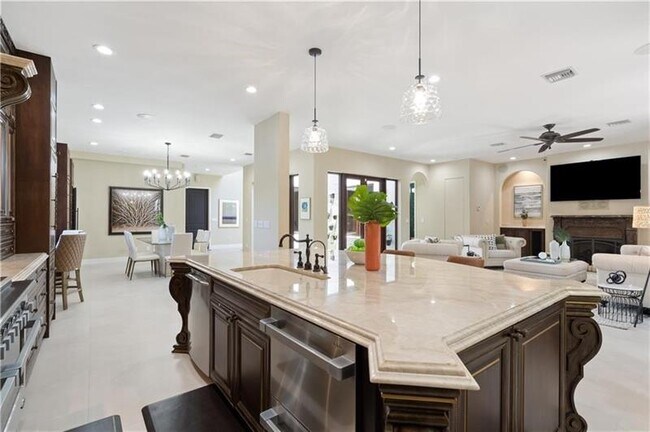 Building Photo - 1312 SE 2nd Ct