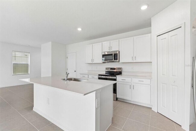 Building Photo - 7847 ABAGAIL Dr