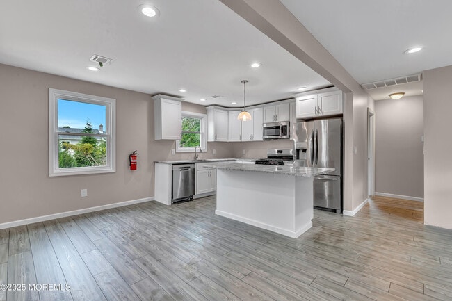 Building Photo - 44 Chancellor Ct