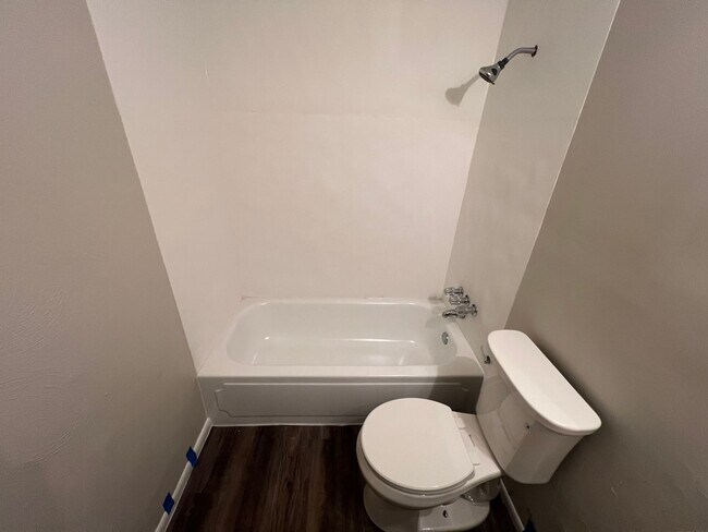 Building Photo - Cute, Affordable 1 Bedroom Apartment in Maplewood!