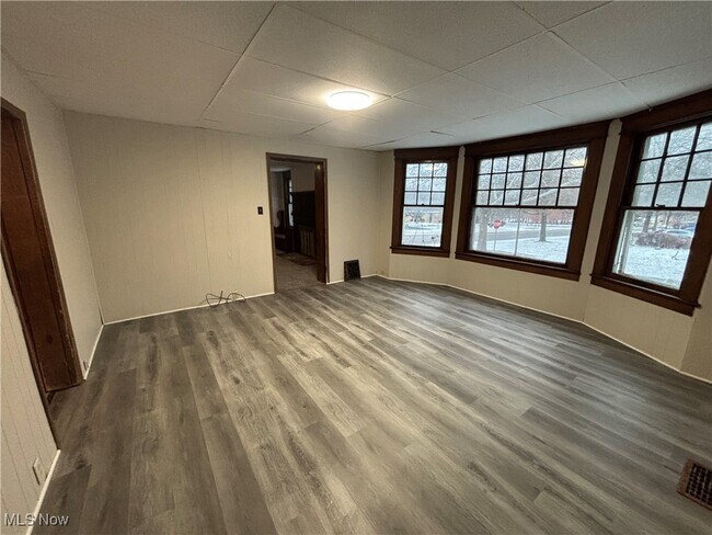 Building Photo - 408 S Arch Ave