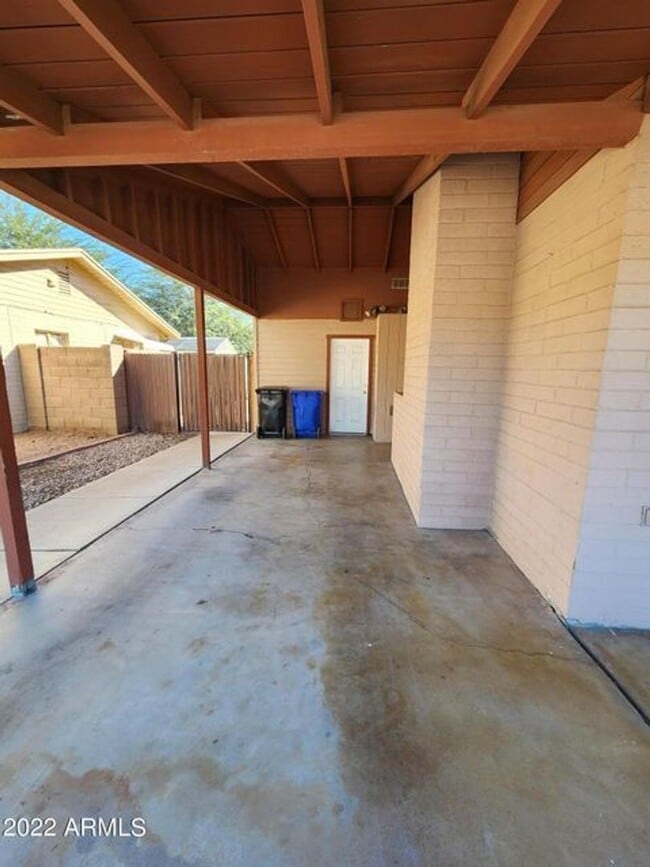 Building Photo - 1315 E Lemon St