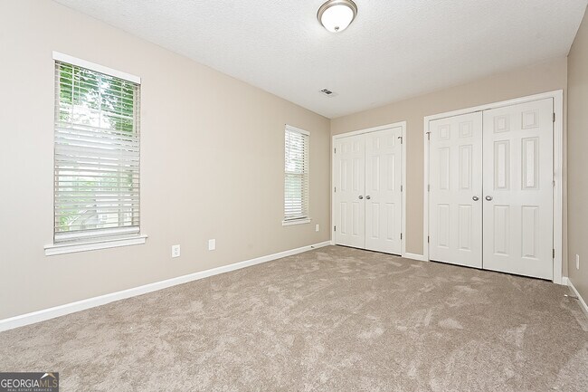 Building Photo - 176 Pine Branch Dr