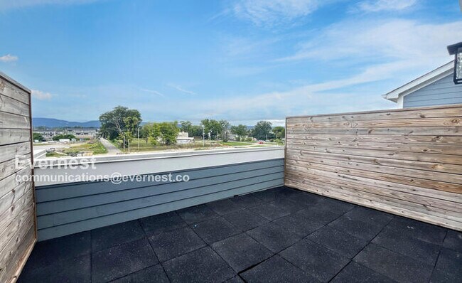 Building Photo - 1063 Montague Pl