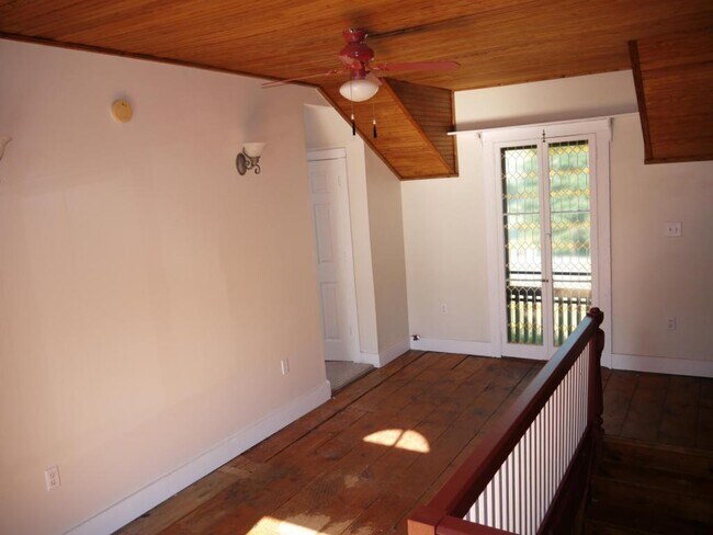 Building Photo - 110 Pear Alley