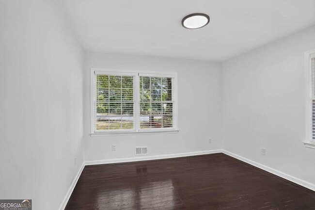 Building Photo - 2495 Whites Mill Rd