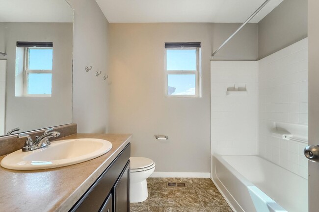 Building Photo - 3 Bedroom single family home in Denver