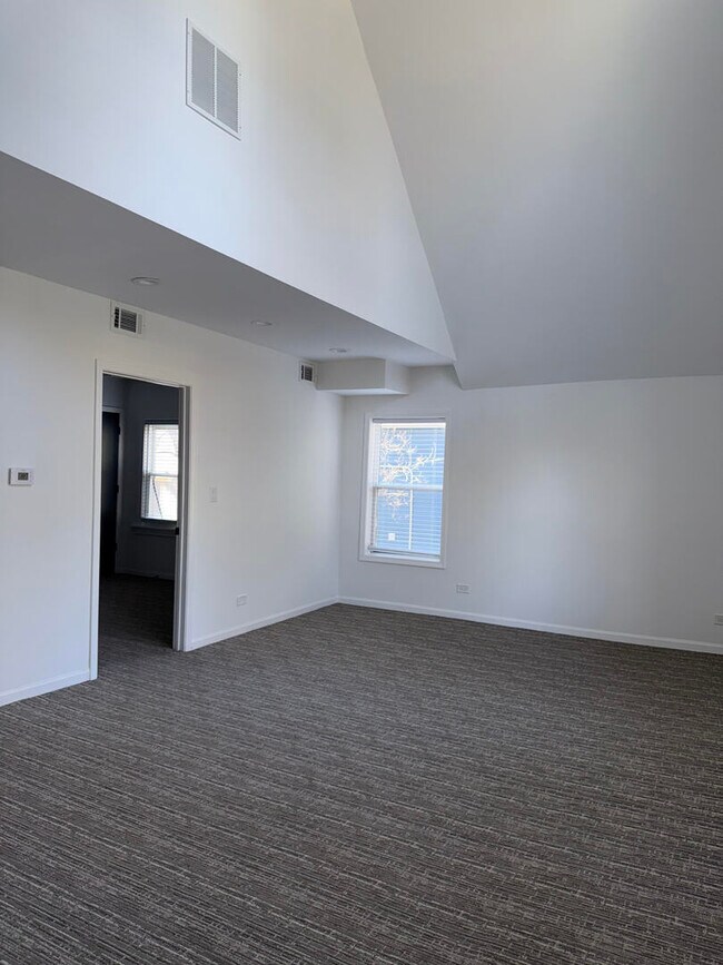 Building Photo - 538 N Taylor Ave