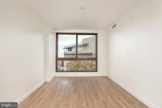 Primary Photo - 1630 Columbia Rd NW