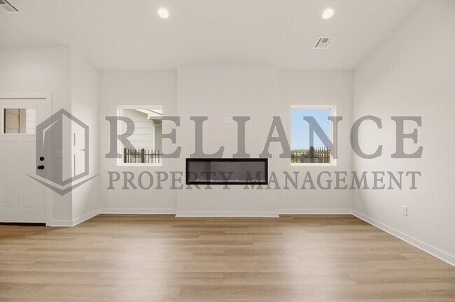 Building Photo - 204 Gowen St
