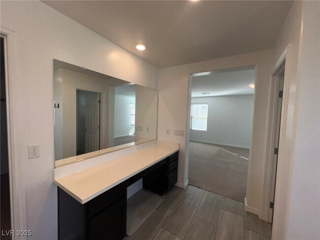 Building Photo - 3212 Daffodil Ridge St