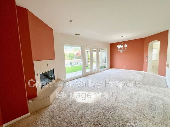 Building Photo - 20 Trafalgar