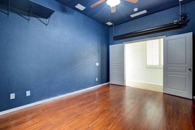 Theater / Den / Bedroom 4 - 3034 Constable St
