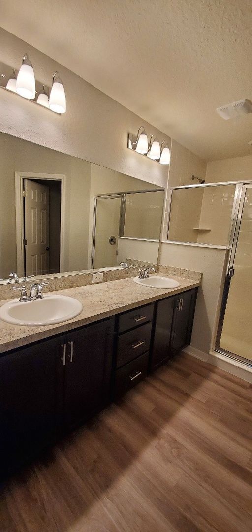 Building Photo - 4-Bedroom, 2-Bathroom in Winter Haven ***MOVE-IN SPECIAL/50% OFF 2ND MONTH!!***