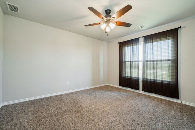 Building Photo - Your Royse City Retreat Awaits!