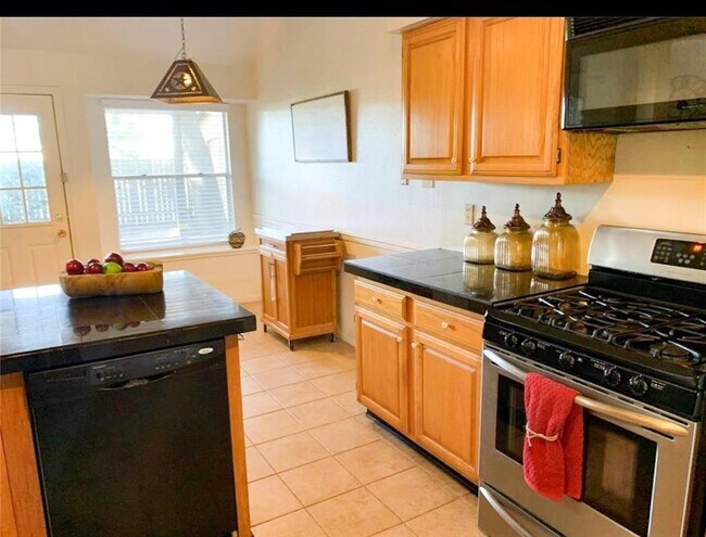 Building Photo - 21634 Park Bend Dr