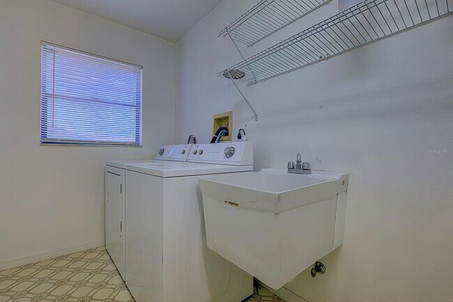 Building Photo - 8992 Hernando Way