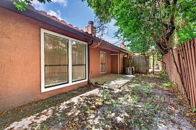 Building Photo - 625 Trinidad Ct