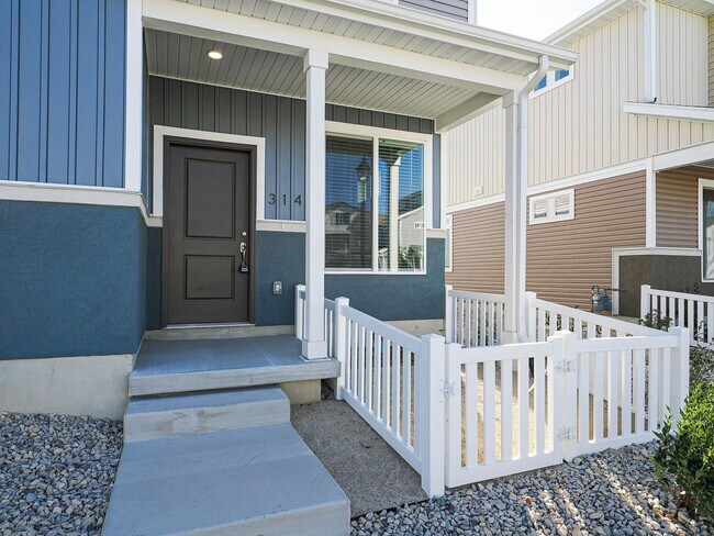 Building Photo - Saratoga Springs Twin Home