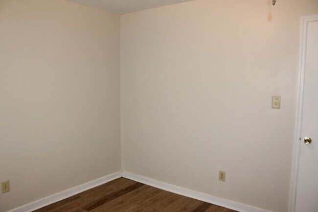 Building Photo - Charming Duplex in Havelock