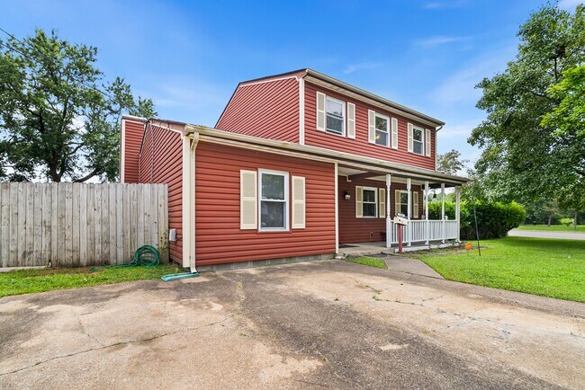 Building Photo - 3423 Club House Rd