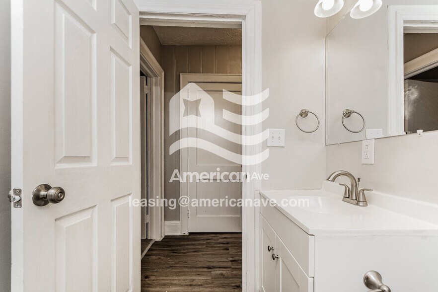 Building Photo - 107 Kensington Cir