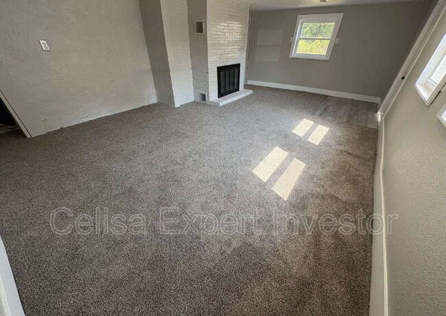 Building Photo - 5137 Tyrone Rd
