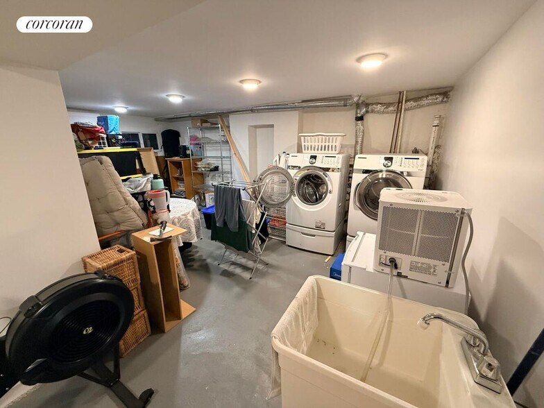 Building Photo - 1360 Prospect Pl