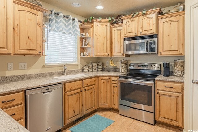 Building Photo - 871 W Prairie Dog Way