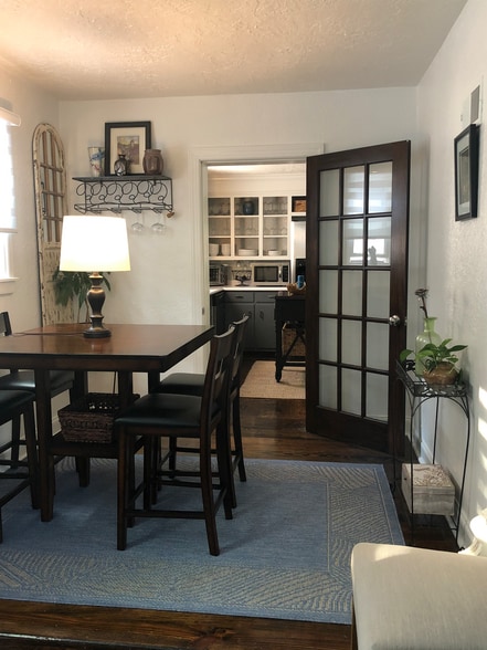 Building Photo - 608 Jackson St