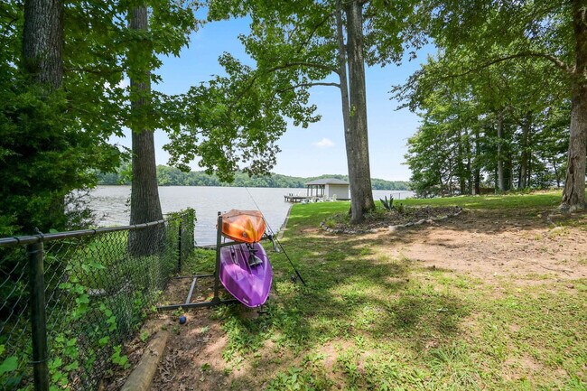 Building Photo - 138B Little River Run N