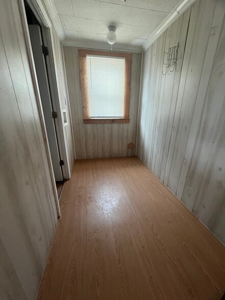 Building Photo - 903 Centre St