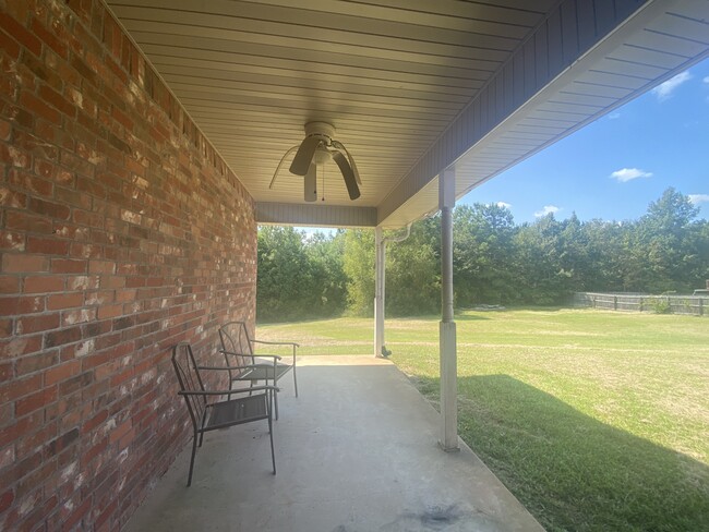 Building Photo - 194 Small Oaks Rd