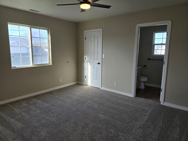 Building Photo - Spacious 3 Bed | 2 Bath on Large Corner Lot – Twin Falls