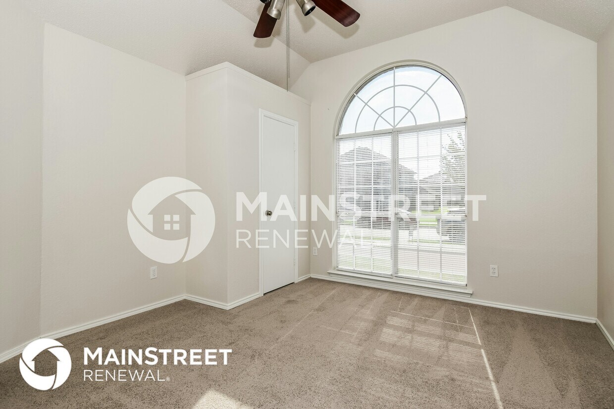 Building Photo - 2825 Clearmeadow Dr