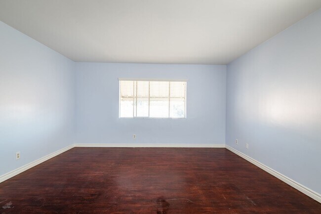 Building Photo - 121 N Spruce St. Montebello CA 90640