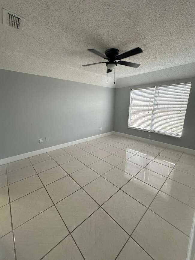 Building Photo - 127 Belvoir Dr