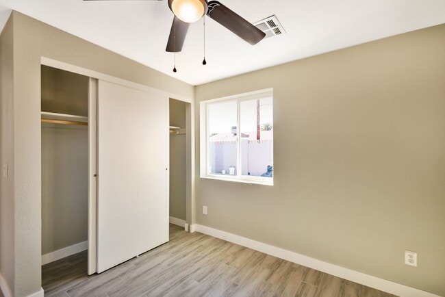 Building Photo - 5-Bedroom Tempe Home with Private Pool Near ASU Campus