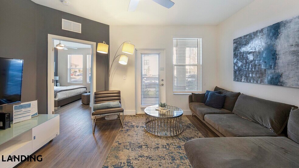 Building Photo - 4950 W Prescott St